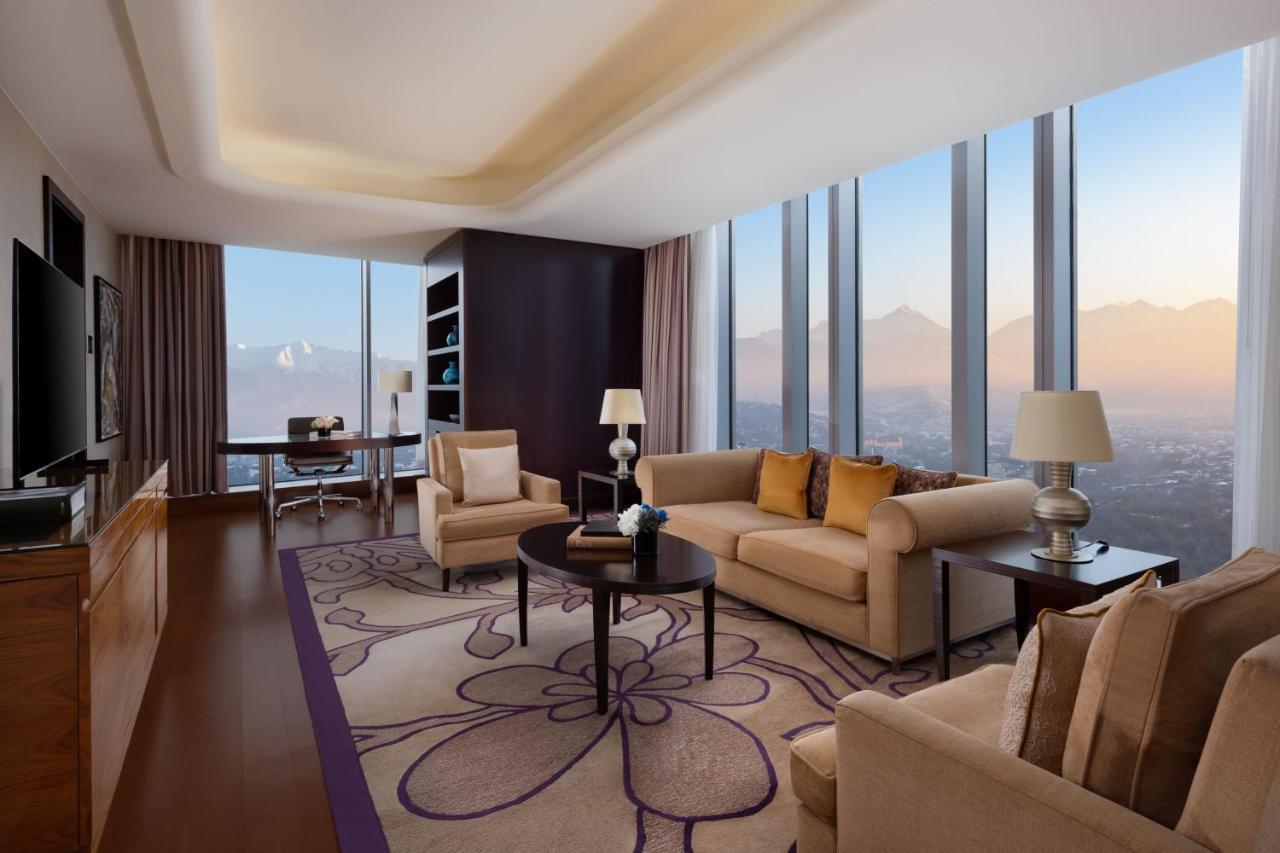 The Ritz-carlton, होटल Almaty