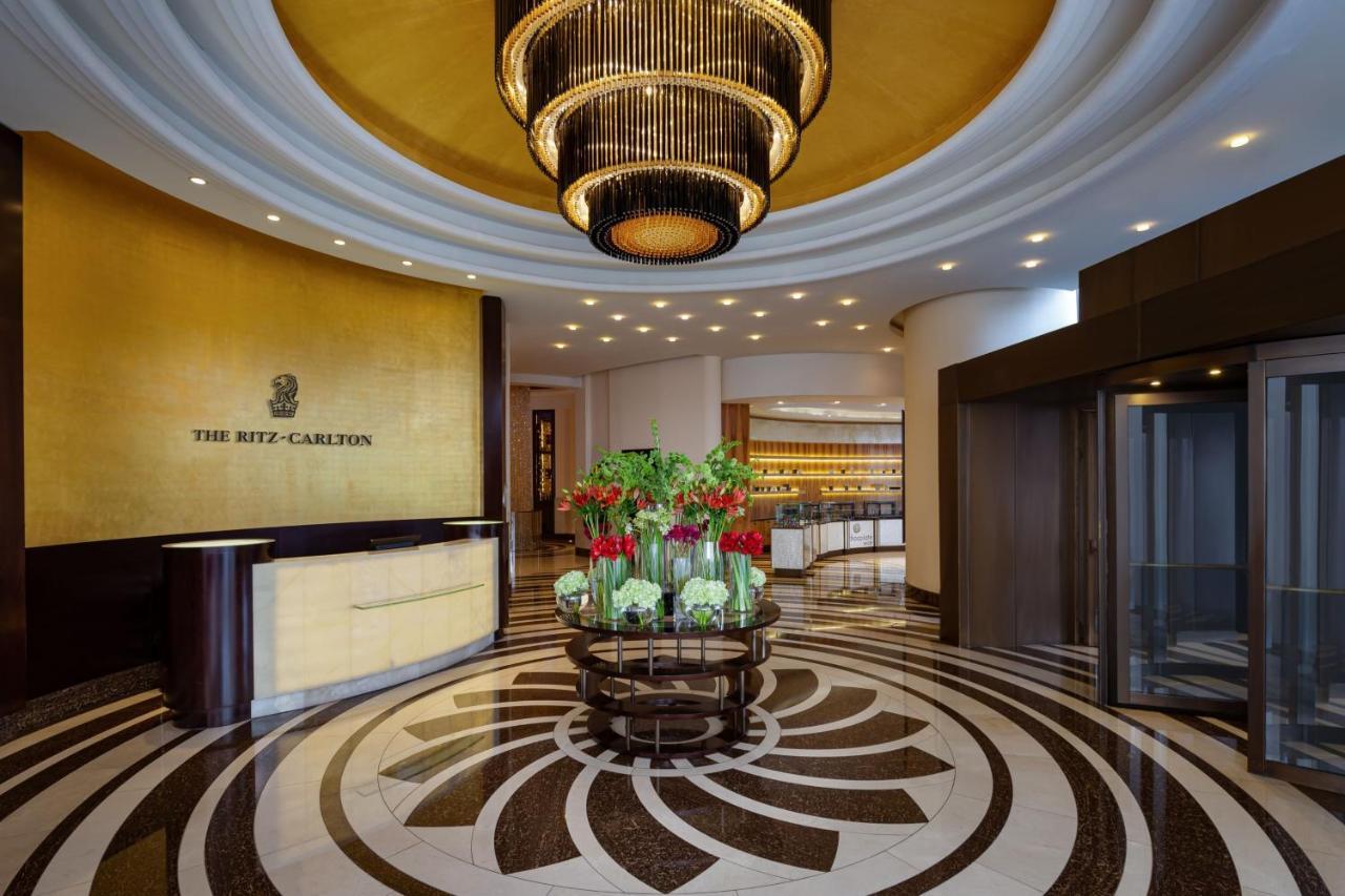 The Ritz-carlton,